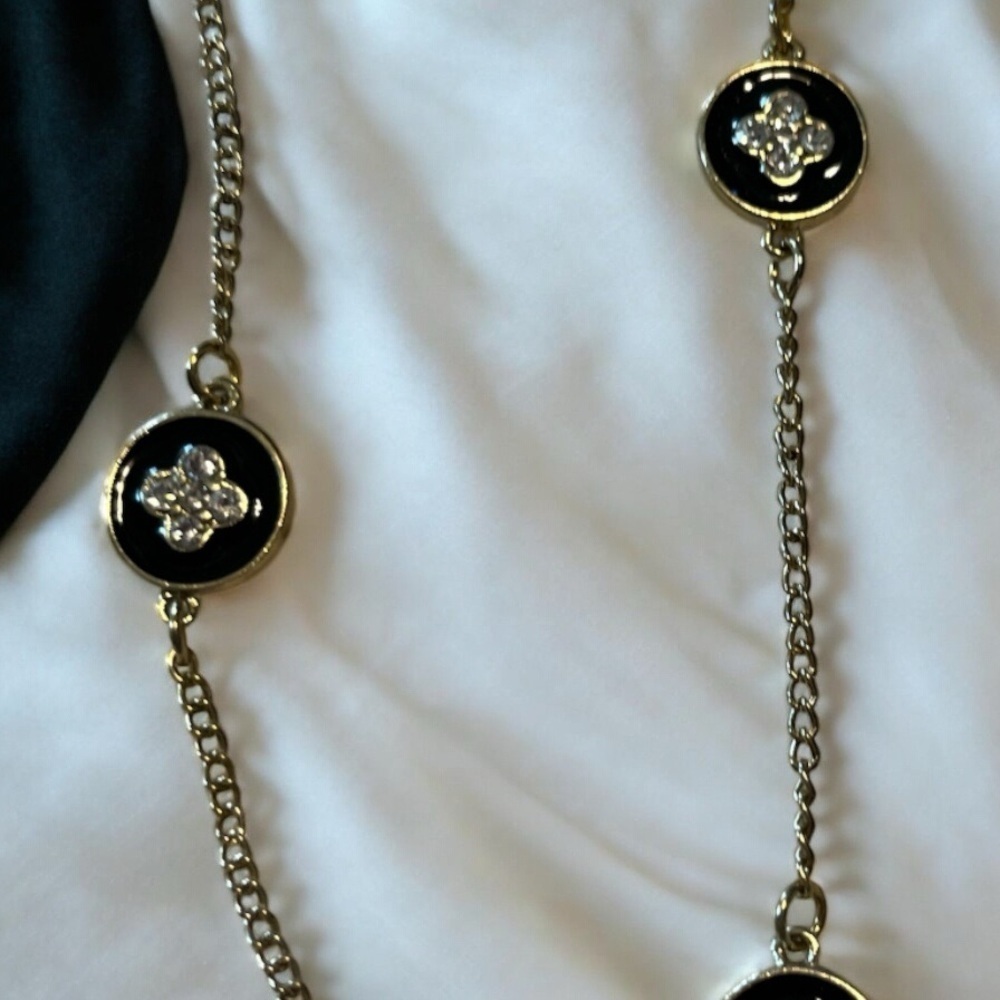 Vintage Black and Silver Clover Necklace
